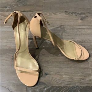 Nude Stuart Weitzmen Seletto Sandal
